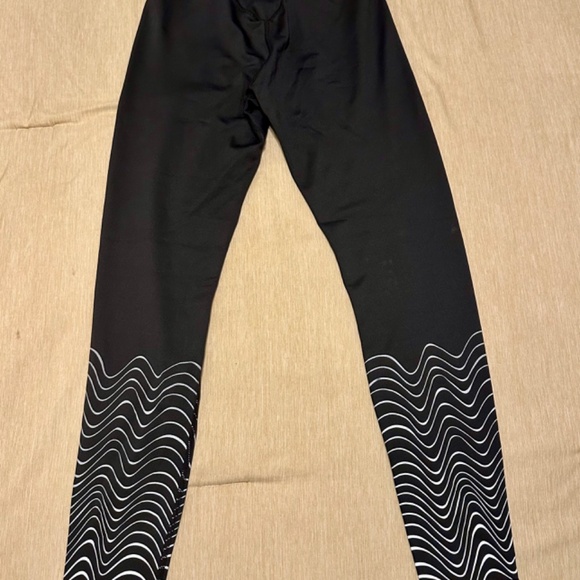 BuffBunny Leggings - Size S - Picture 2 of 4